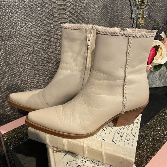 Coconuts by Matisse Arial Ankle Boots. Worn once! 8.5 - Picture 1 of 7